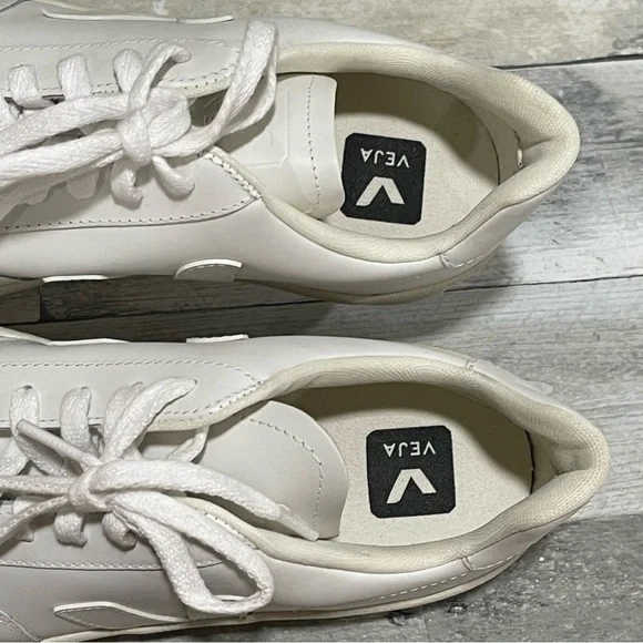 VEJA V-12 Classic Court Low-Top Women’s Sneakers - White - Sz - 10 .US / 41 .EU
